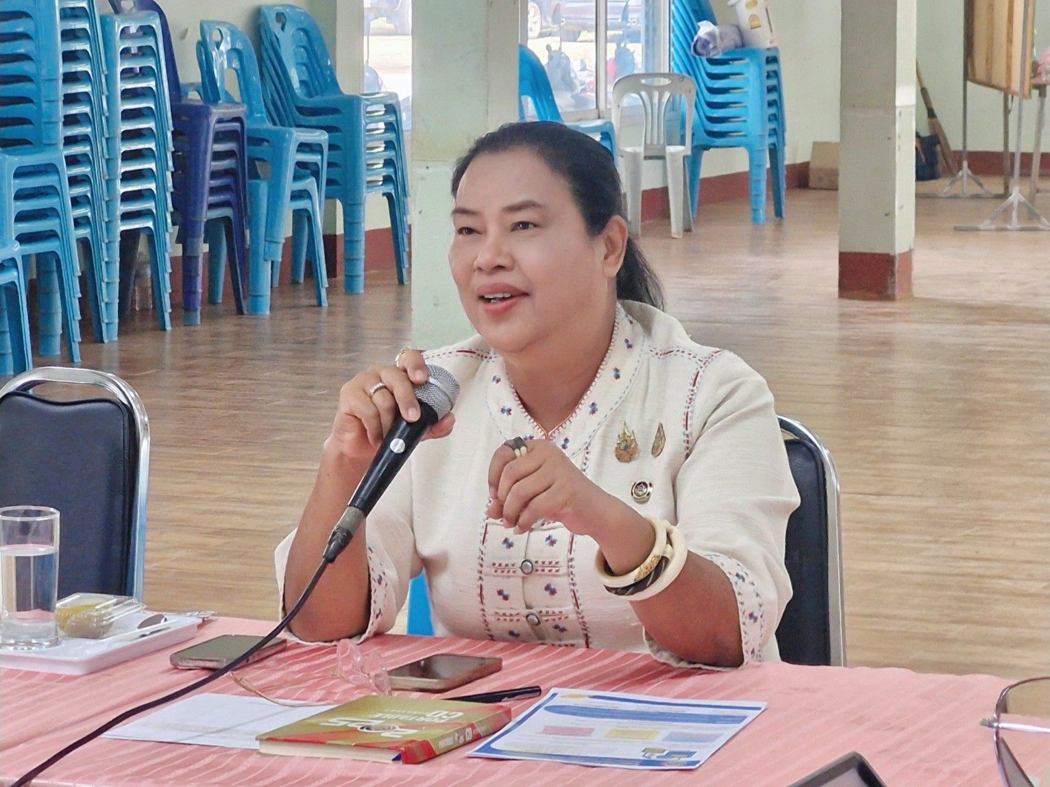 นางอรุณรัตน์ ชิงชนะ ผู้ตรวจราชการกรมการพัฒนาชุมชน ร่วมกิจกรรมสัมมนาแลกเปลี่ยนประสบการณ์ พัฒนากรก่อนประจำการ รุ่นที่ 132 กลุ่มโซนอำเภอ