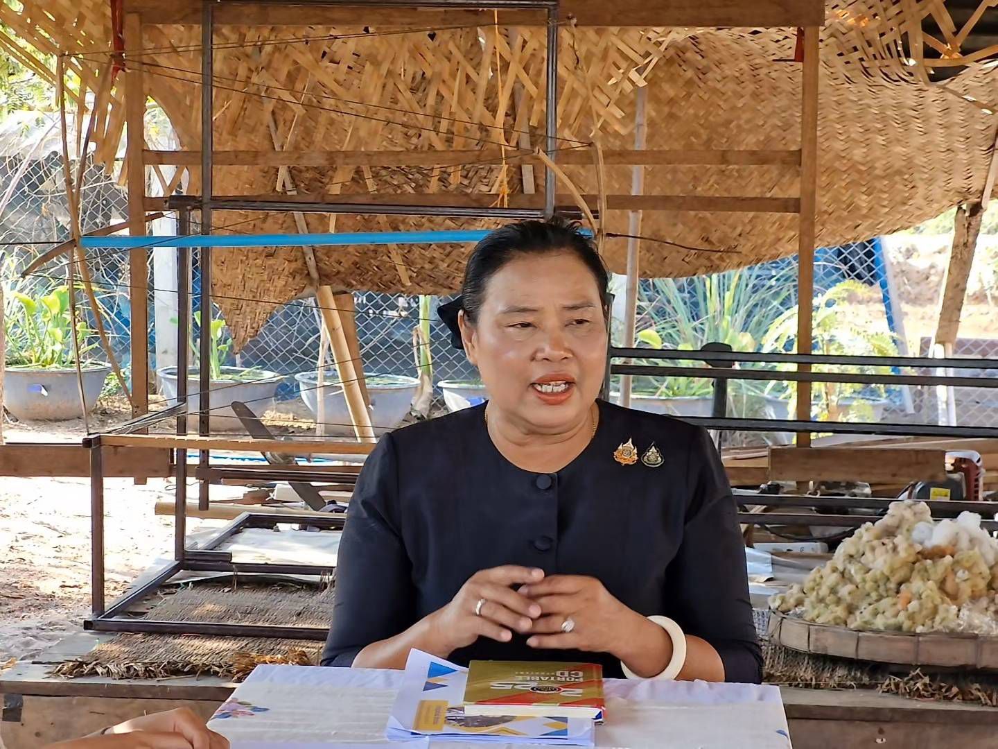  ผู้ตรวจอรุณรัตน์ ชิงชนะ ลงพื้นที่จังหวัดชัยภูมิ ขับเคลื่อนการเตรียมความพร้อมประกวดผ้าลายพระราชทาน และตรวจติดตามการดำเนินงานตามนโยบายรัฐบาล