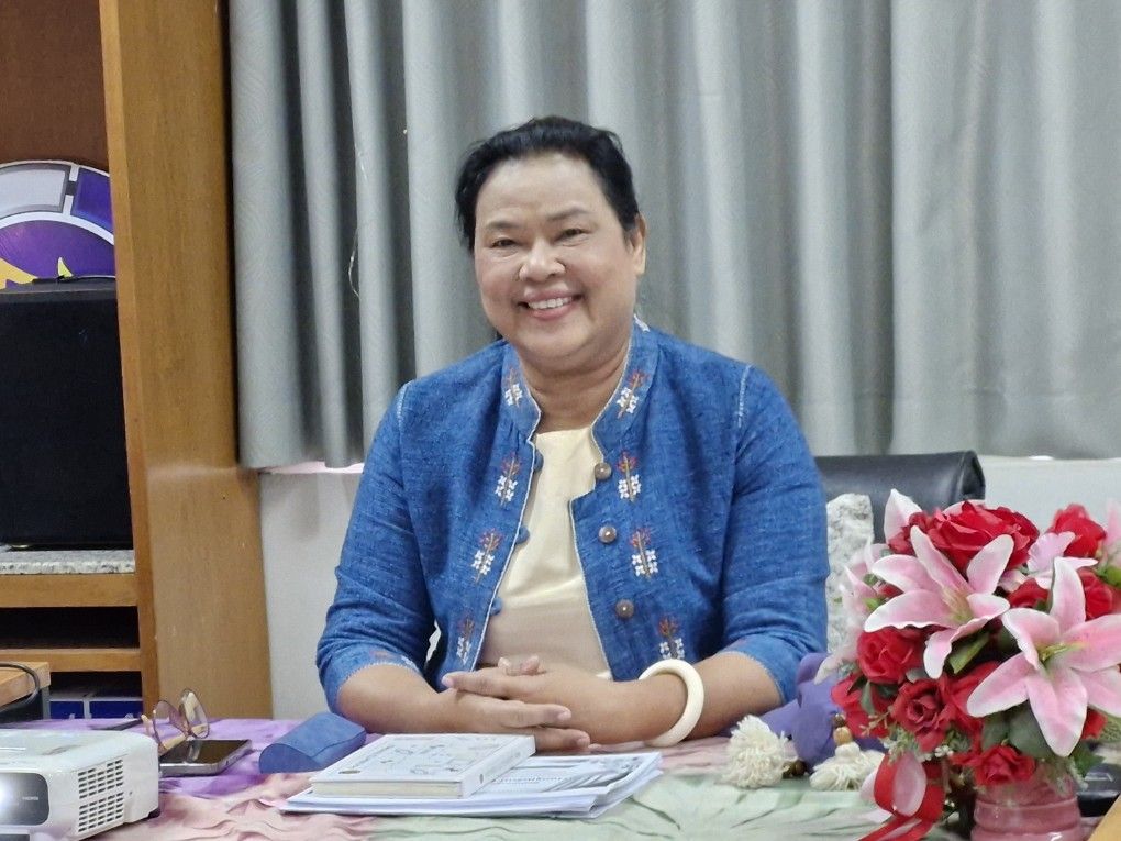  ผู้ตรวจฯ อรุณรัตน์ ชิงชนะ ลงพื้นที่อำเภอเมืองสุรินทร์ ติดตามการขับเคลื่อนศูนย์เรียนรู้พัฒนาคุณภาพชีวิตตามหลักทฤษฎีใหม่ ประยุกต์สู่ โคก หนอง นา