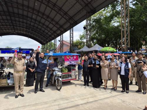 รองอธิบดี พช. ลงพื้นที่โคราช รับมอบนโยบาย มท.2 เดินหน้าผลักดันผลิตภัณฑ์ชุมชนและ “ทุเรียนโคราช” สู่ตลาดระดับประเทศ